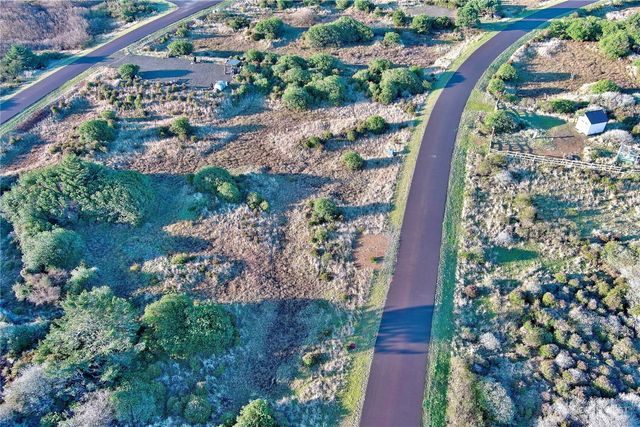 421 S Bel Air Loop, Ocean Shores, WA 98569