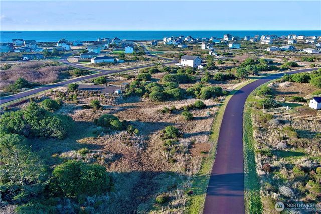 421 S Bel Air Loop, Ocean Shores, WA 98569