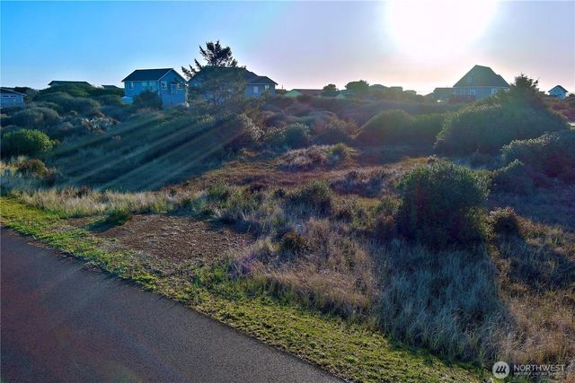 421 S Bel Air Loop, Ocean Shores, WA 98569