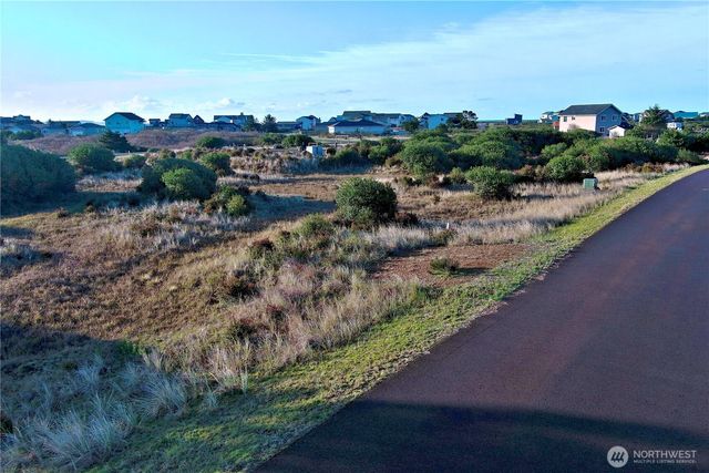 421 S Bel Air Loop, Ocean Shores, WA 98569