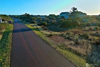 421 S Bel Air Loop, Ocean Shores, WA 98569