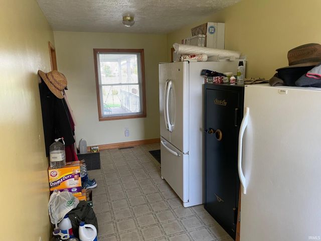 8585 8A Road, Plymouth, IN 46563