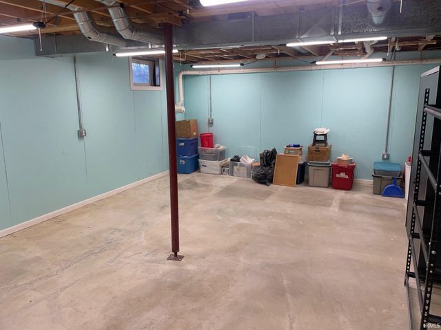 8585 8A Road, Plymouth, IN 46563