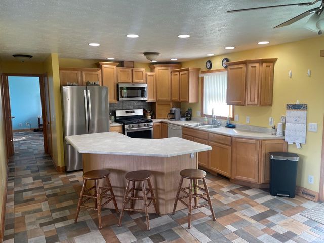 8585 8A Road, Plymouth, IN 46563