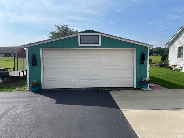 8585 8A Road, Plymouth, IN 46563