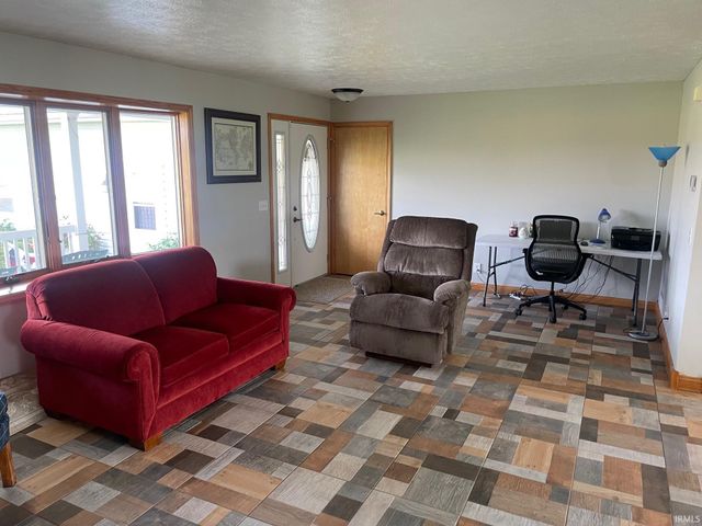 8585 8A Road, Plymouth, IN 46563