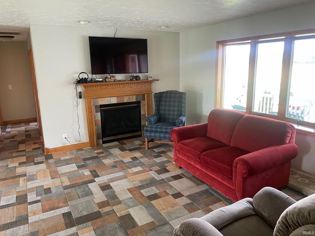 8585 8A Road, Plymouth, IN 46563