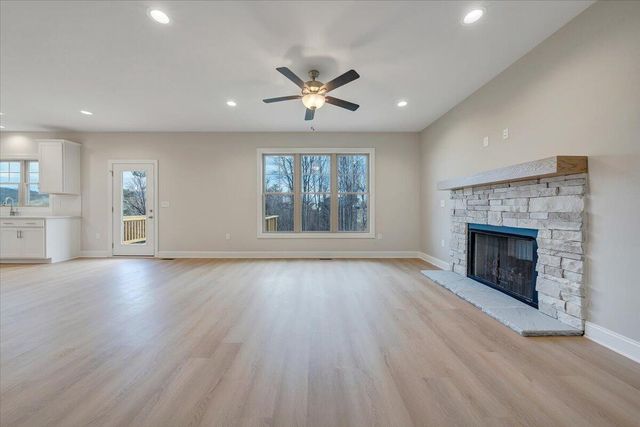 20 Island Green RD, Daleville, VA 24083