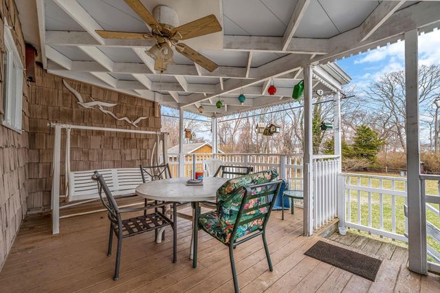 374 S 11th Street, Lindenhurst, NY 11757
