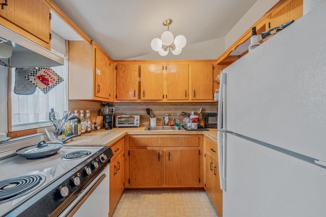 374 S 11th Street, Lindenhurst, NY 11757