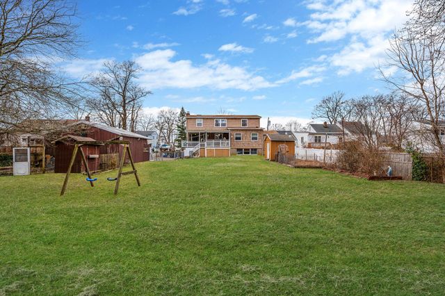 374 S 11th Street, Lindenhurst, NY 11757