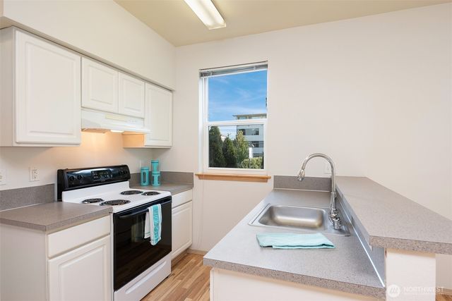 913 917 13th Avenue, Seattle, WA 98122