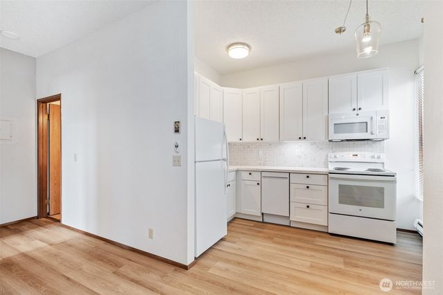 913 917 13th Avenue, Seattle, WA 98122