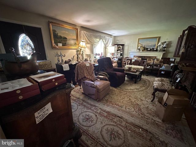 1 N CLIFTON DR, Williamsport, MD 21795