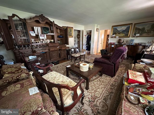 1 N CLIFTON DR, Williamsport, MD 21795
