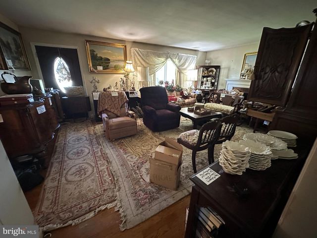 1 N CLIFTON DR, Williamsport, MD 21795