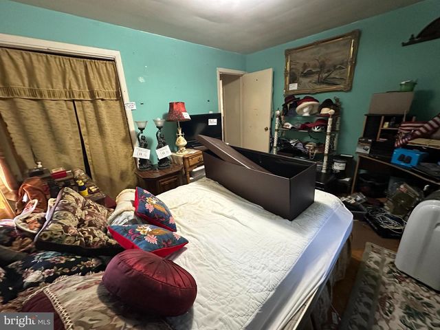 1 N CLIFTON DR, Williamsport, MD 21795