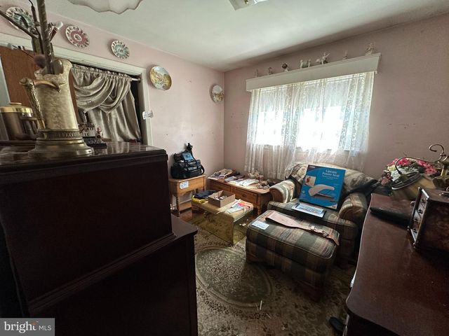 1 N CLIFTON DR, Williamsport, MD 21795