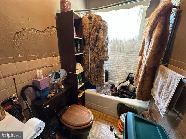 1 N CLIFTON DR, Williamsport, MD 21795