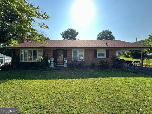 1 N CLIFTON DR, Williamsport, MD 21795