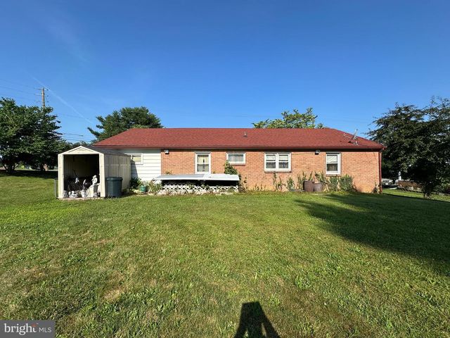 1 N CLIFTON DR, Williamsport, MD 21795