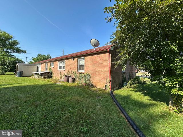 1 N CLIFTON DR, Williamsport, MD 21795