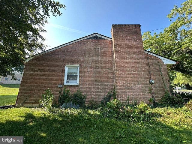 1 N CLIFTON DR, Williamsport, MD 21795