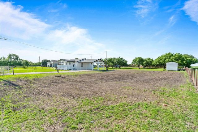 5983 County Road 42 Road, Robstown, TX 78380