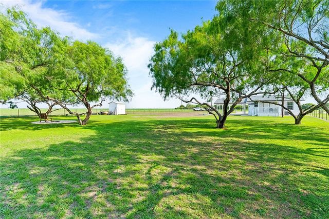 5983 County Road 42 Road, Robstown, TX 78380