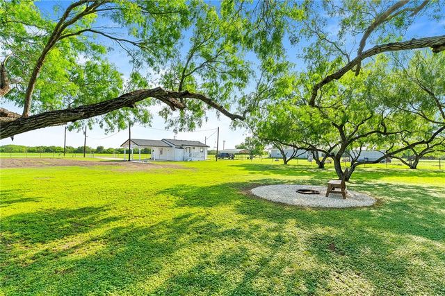 5983 County Road 42 Road, Robstown, TX 78380