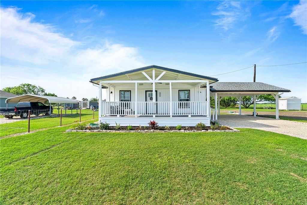 5983 County Road 42 Road, Robstown, TX 78380