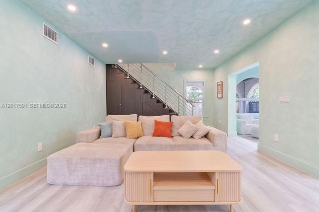 22 NE 44th St 0, Miami, FL 33137