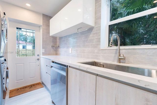 22 NE 44th St 0, Miami, FL 33137