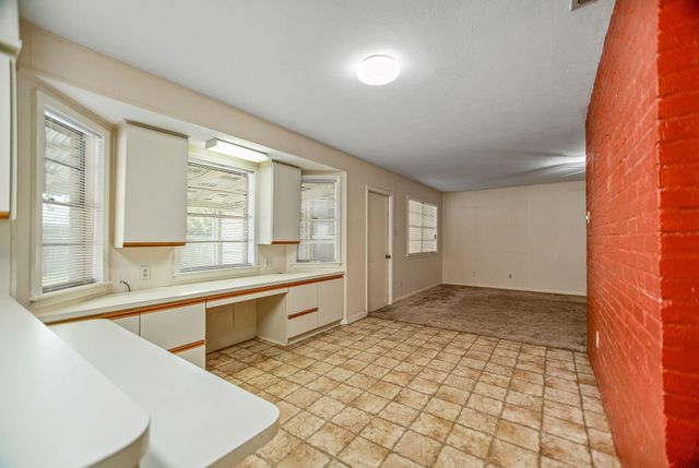 1106 Brookhollow Drive, Port Lavaca, TX 77979