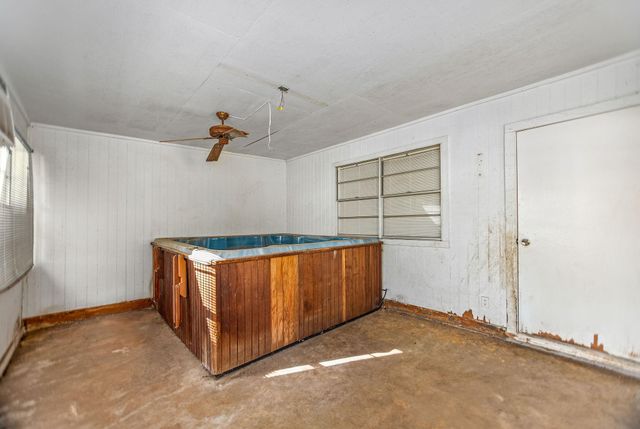 1106 Brookhollow Drive, Port Lavaca, TX 77979