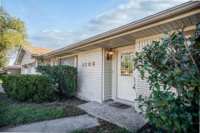 1106 Brookhollow Drive, Port Lavaca, TX 77979