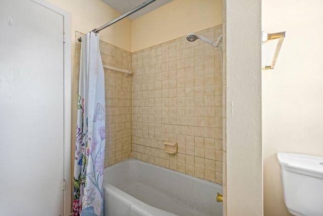 1106 Brookhollow Drive, Port Lavaca, TX 77979