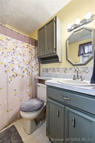 3006 Bluegrass Court, Jeffersonville, IN 47130