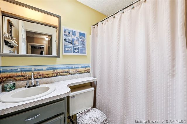 3006 Bluegrass Court, Jeffersonville, IN 47130