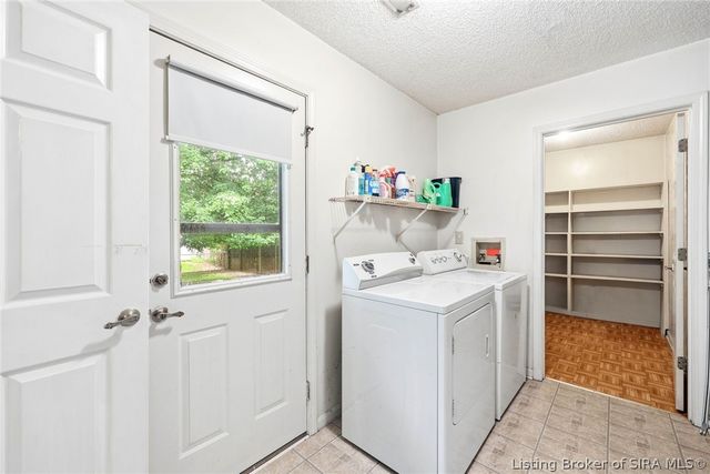 3006 Bluegrass Court, Jeffersonville, IN 47130