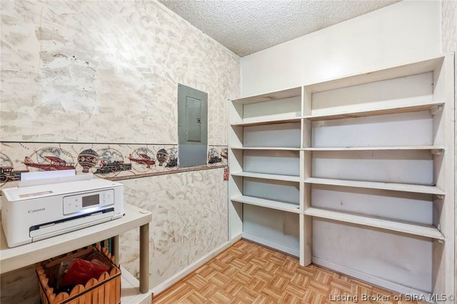 3006 Bluegrass Court, Jeffersonville, IN 47130