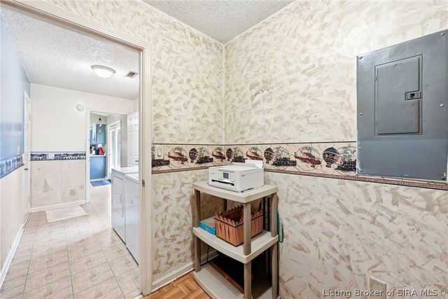 3006 Bluegrass Court, Jeffersonville, IN 47130