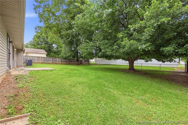 3006 Bluegrass Court, Jeffersonville, IN 47130