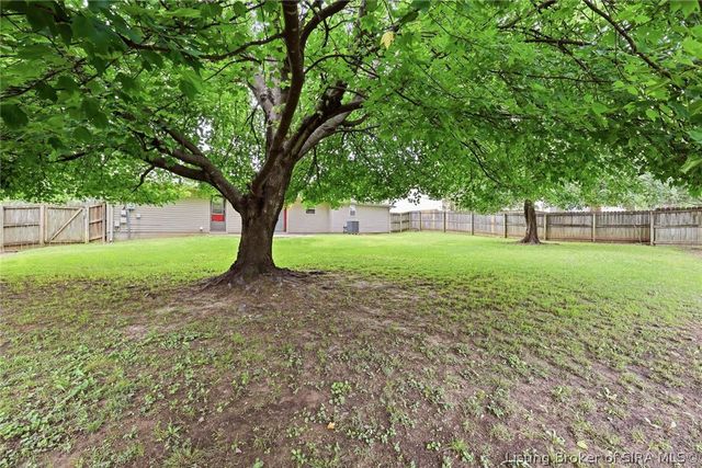 3006 Bluegrass Court, Jeffersonville, IN 47130