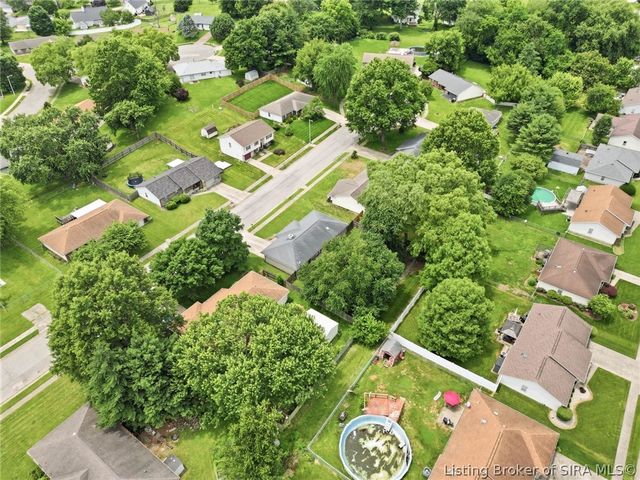 3006 Bluegrass Court, Jeffersonville, IN 47130