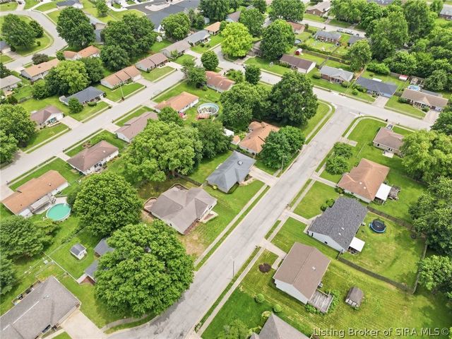 3006 Bluegrass Court, Jeffersonville, IN 47130