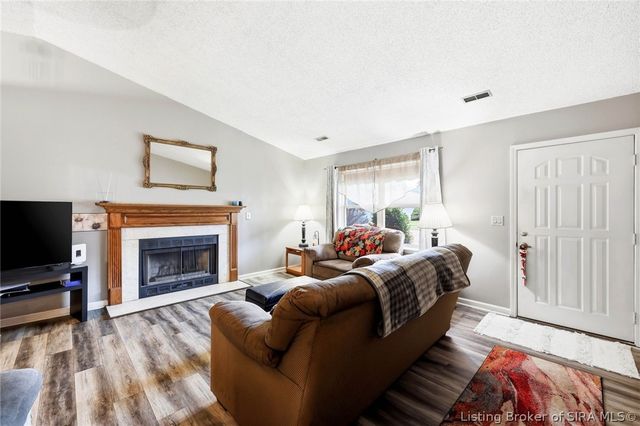 3006 Bluegrass Court, Jeffersonville, IN 47130