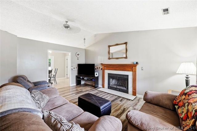 3006 Bluegrass Court, Jeffersonville, IN 47130
