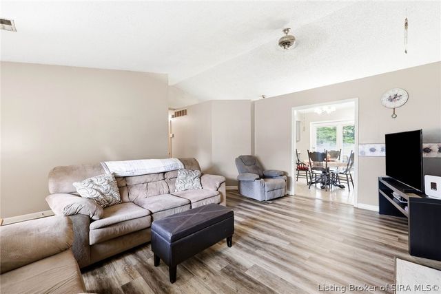 3006 Bluegrass Court, Jeffersonville, IN 47130
