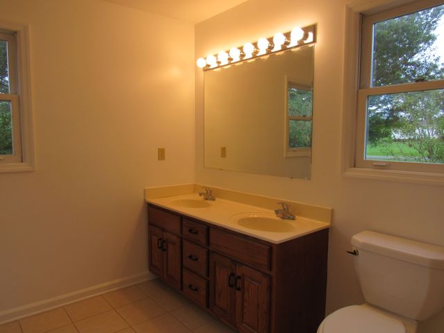 548 Cooper Dr, Mcminnville, TN 37110